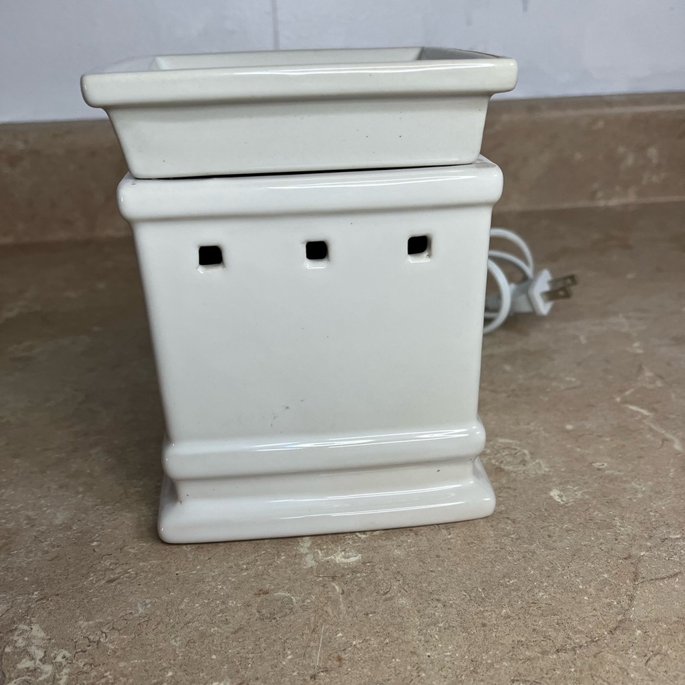 Scentsy Square White Wax Warmer